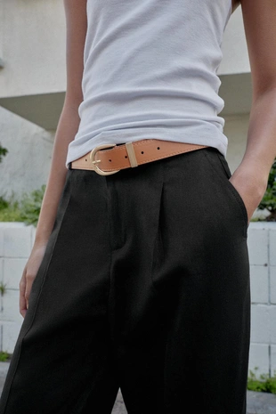 Брюки из льна с защипами и ремнем- Заказать в России