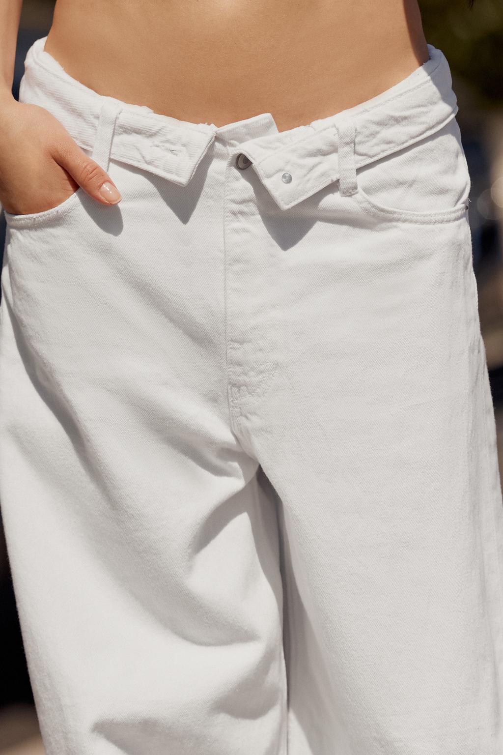 ДЖИНСЫ TRF СО СРЕДНЕЙ ПОСАДКОЙ И ОТЛОЖНЫМ ПОЯСОМ