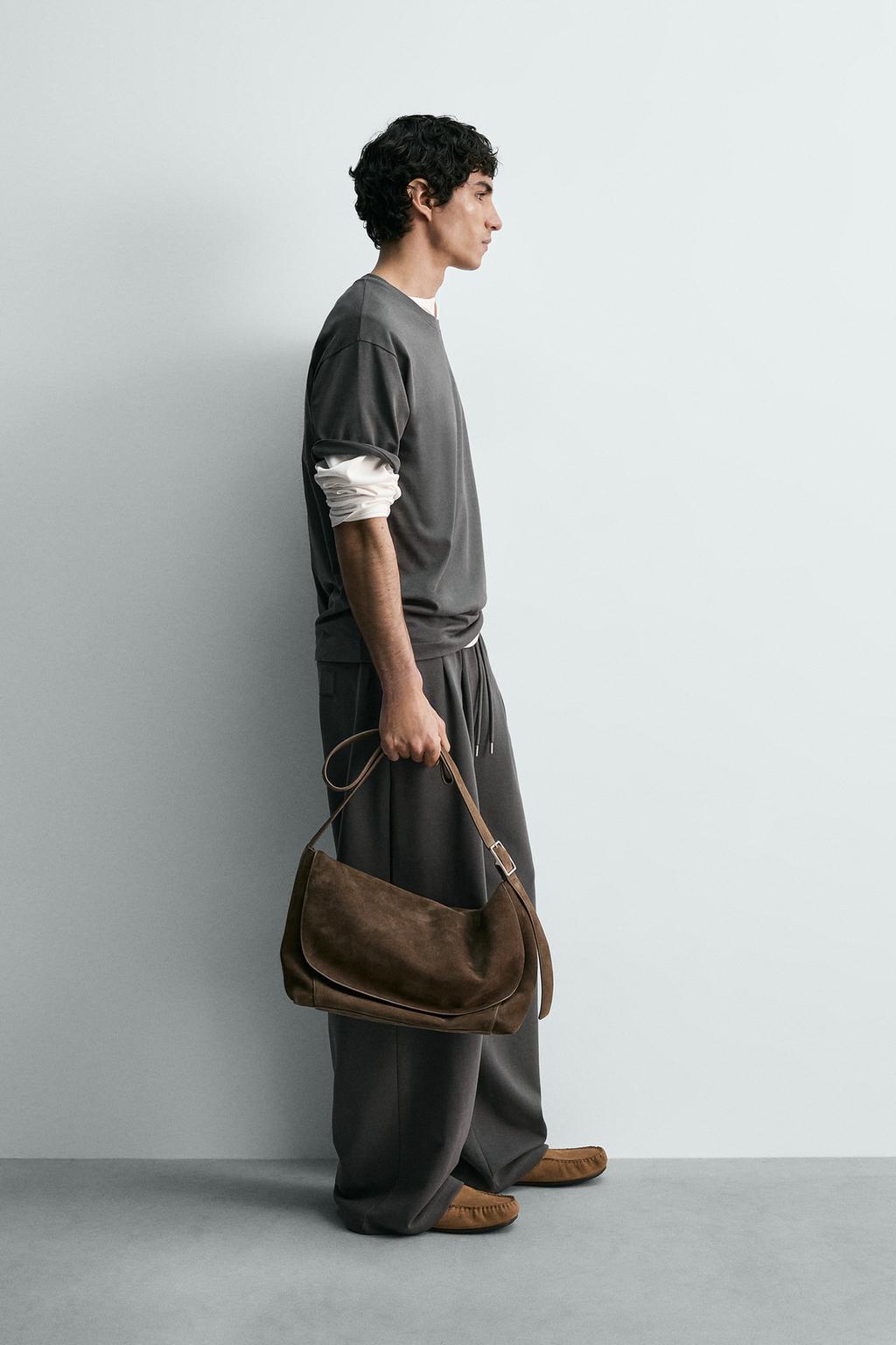 ФУТБОЛКА С НАШИВКОЙ-ЭТИКЕТКОЙ