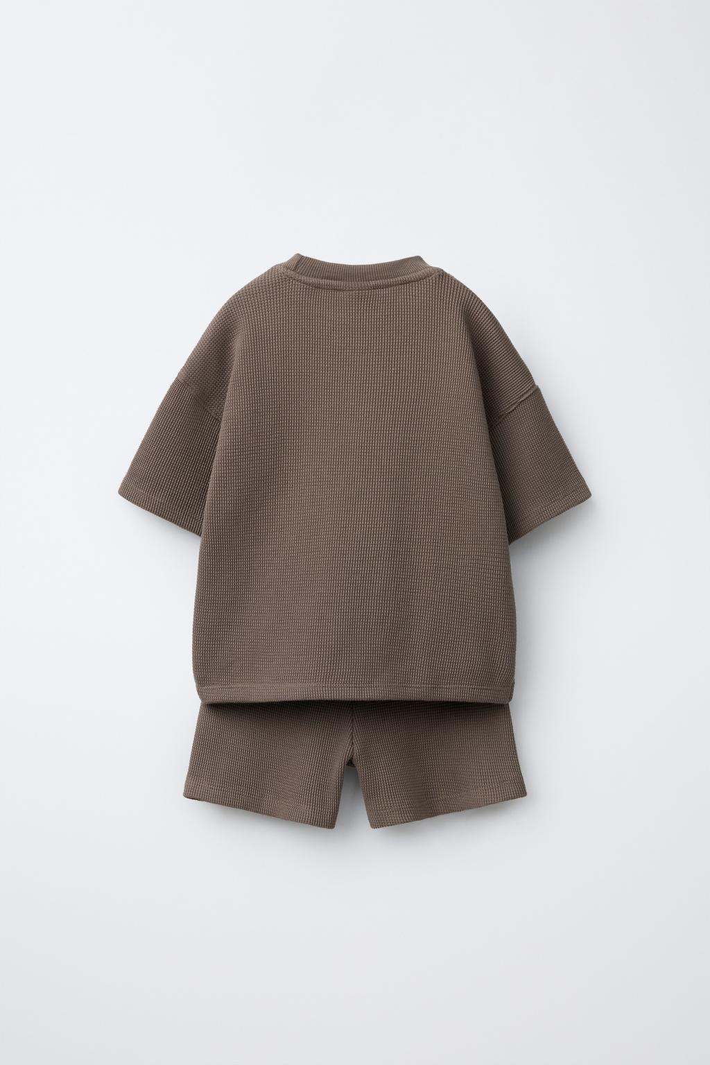 КОМПЛЕКТ ДЖОГГИНГ ИЗ ФУТБОЛКИ И БЕРМУД ВАФЕЛЬНОГО ПЕРЕПЛЕТЕНИЯ