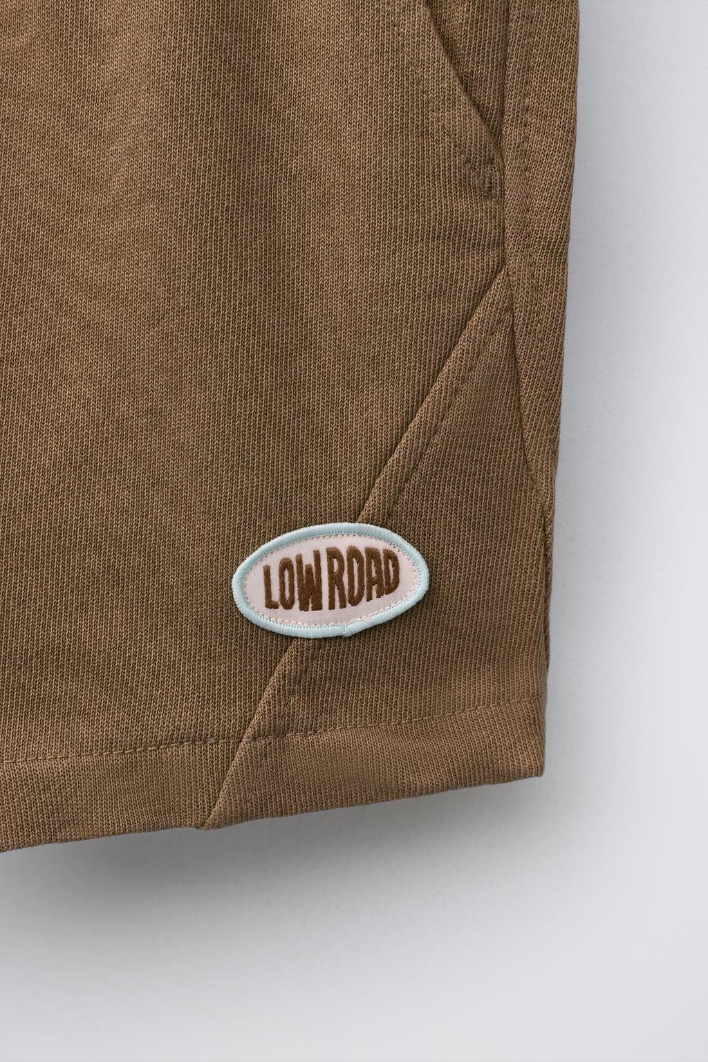 БЕРМУДЫ С НАШИВКОЙ И ОКРАШИВАНИЕМ GARMENT DYE