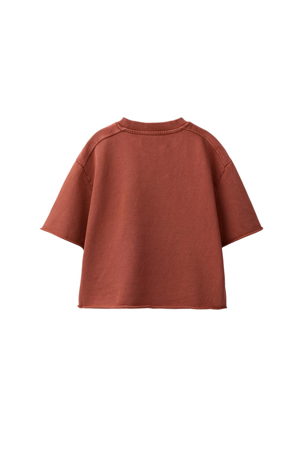 ФУТБОЛКА-ДЖОГГЕР ИЗ ТКАНИ С ЭФФЕКТОМ ПОТЕРТОСТИ