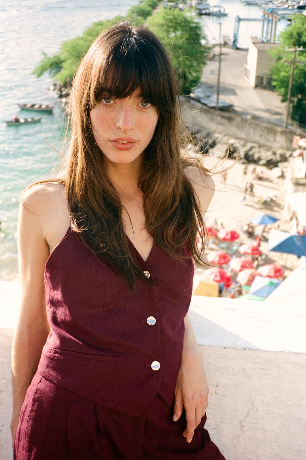 ЖИЛЕТ ХАЛТЕР ИЗ ЛЬНА