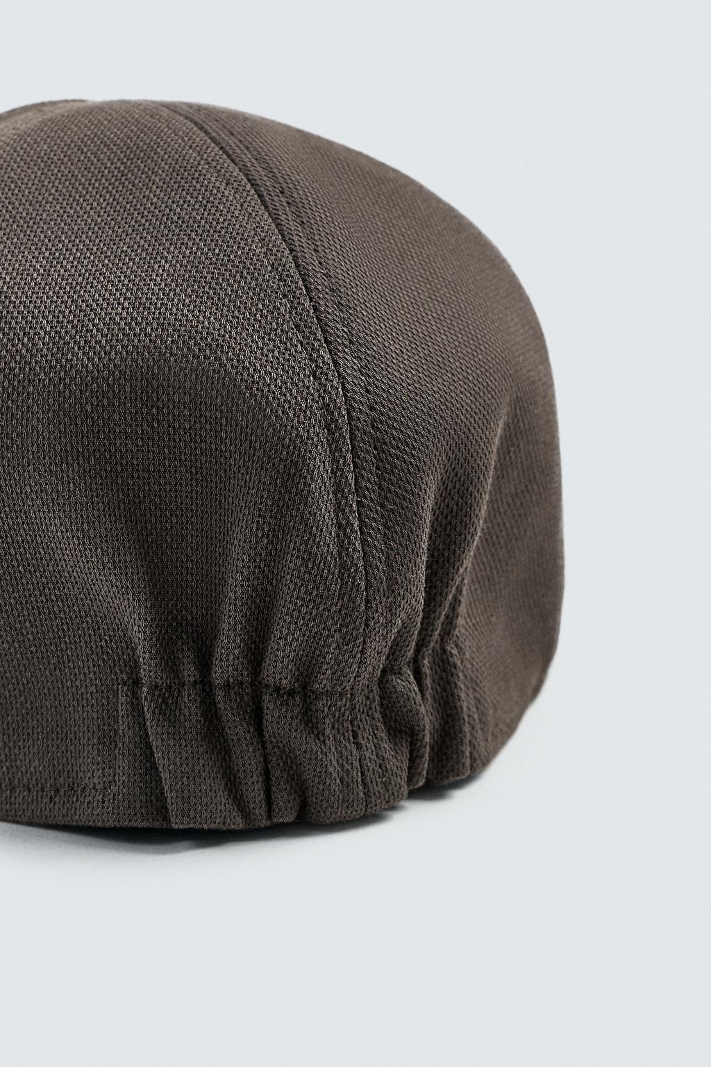 ПЛОСКАЯ КЕПКА ИЗ РЕЛЬЕФНОЙ ТКАНИ