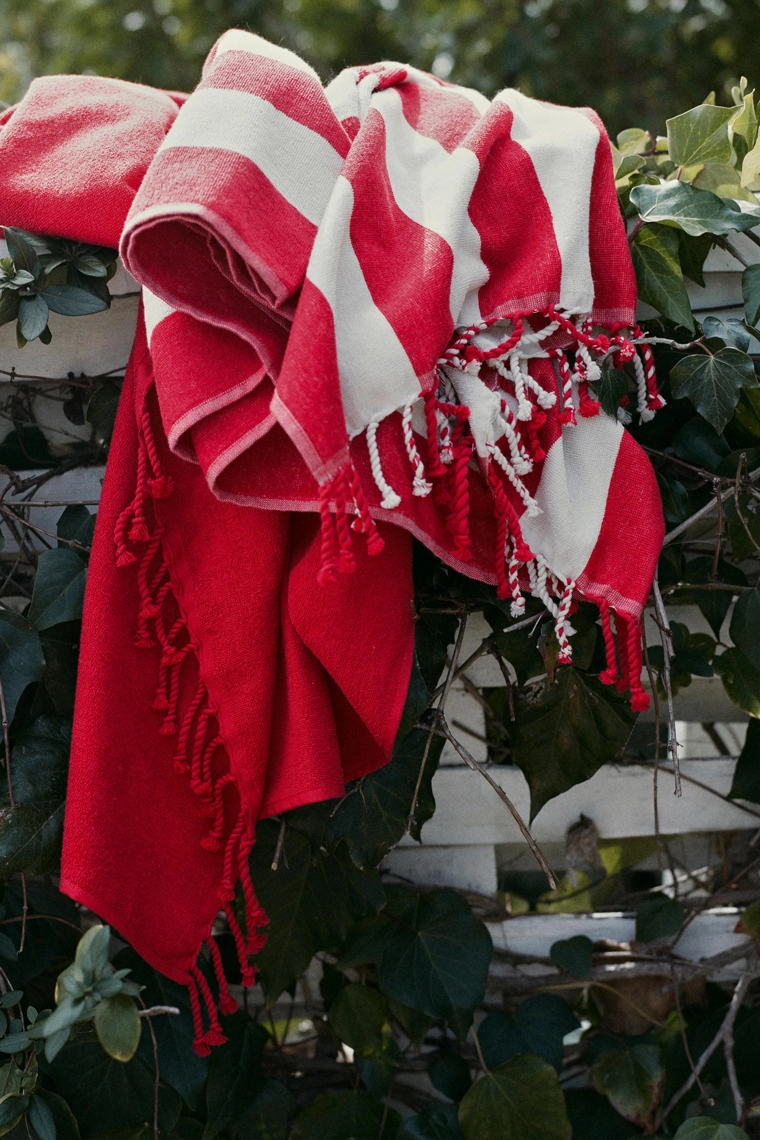 Полотенце для пляжа в полоску с бахромой