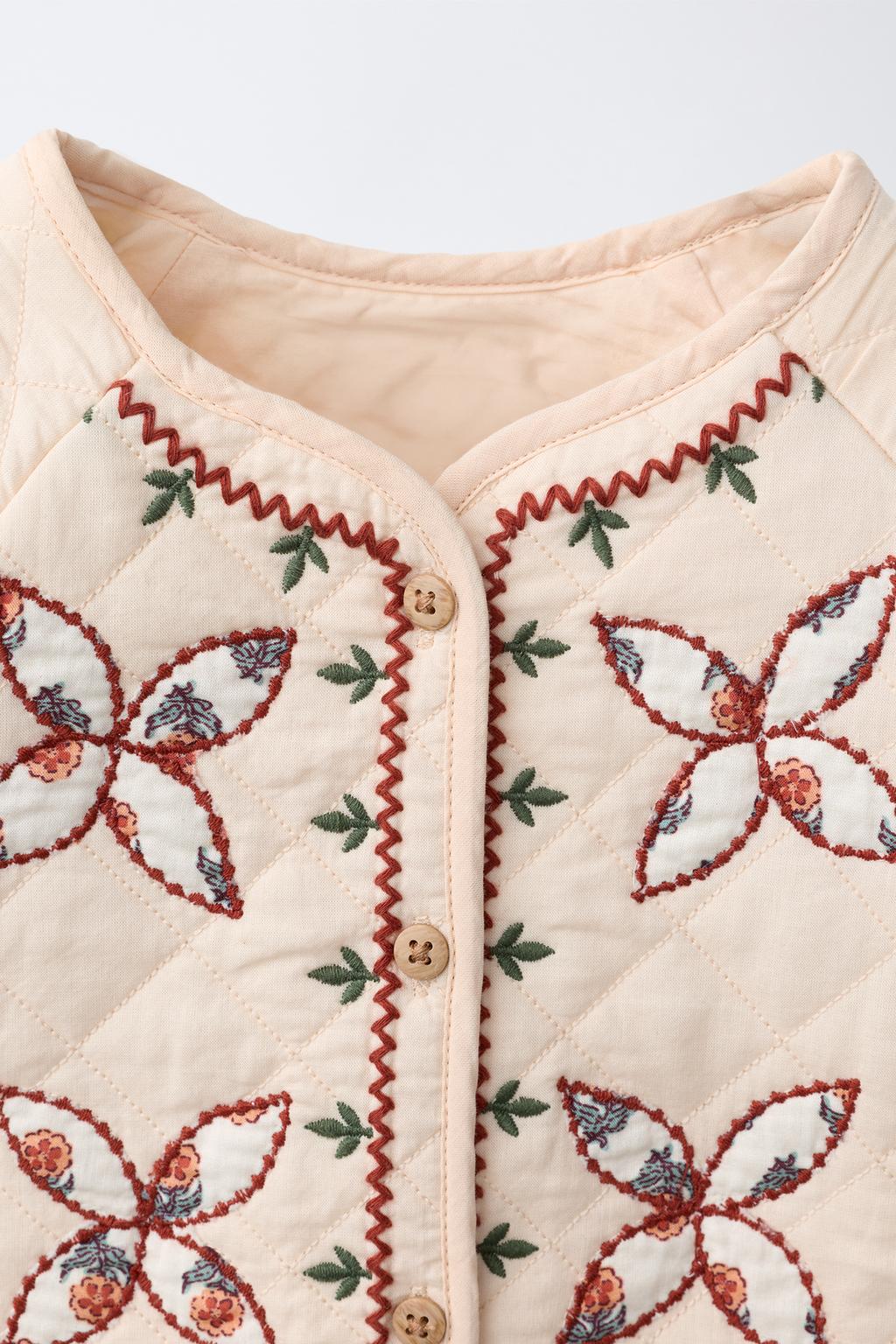 СТЕГАНАЯ КУРТКА С ВЫШИВКОЙ