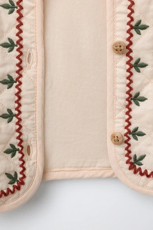 Стеганая куртка с вышивкой- Заказать в России