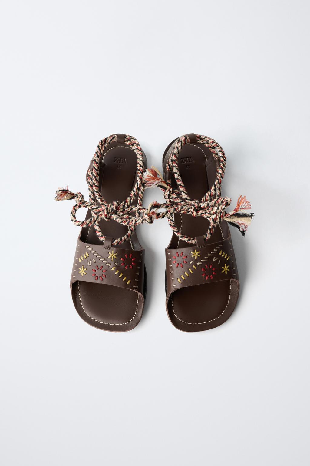 КОЖАНЫЕ САНДАЛИИ С ВЫШИВКОЙ