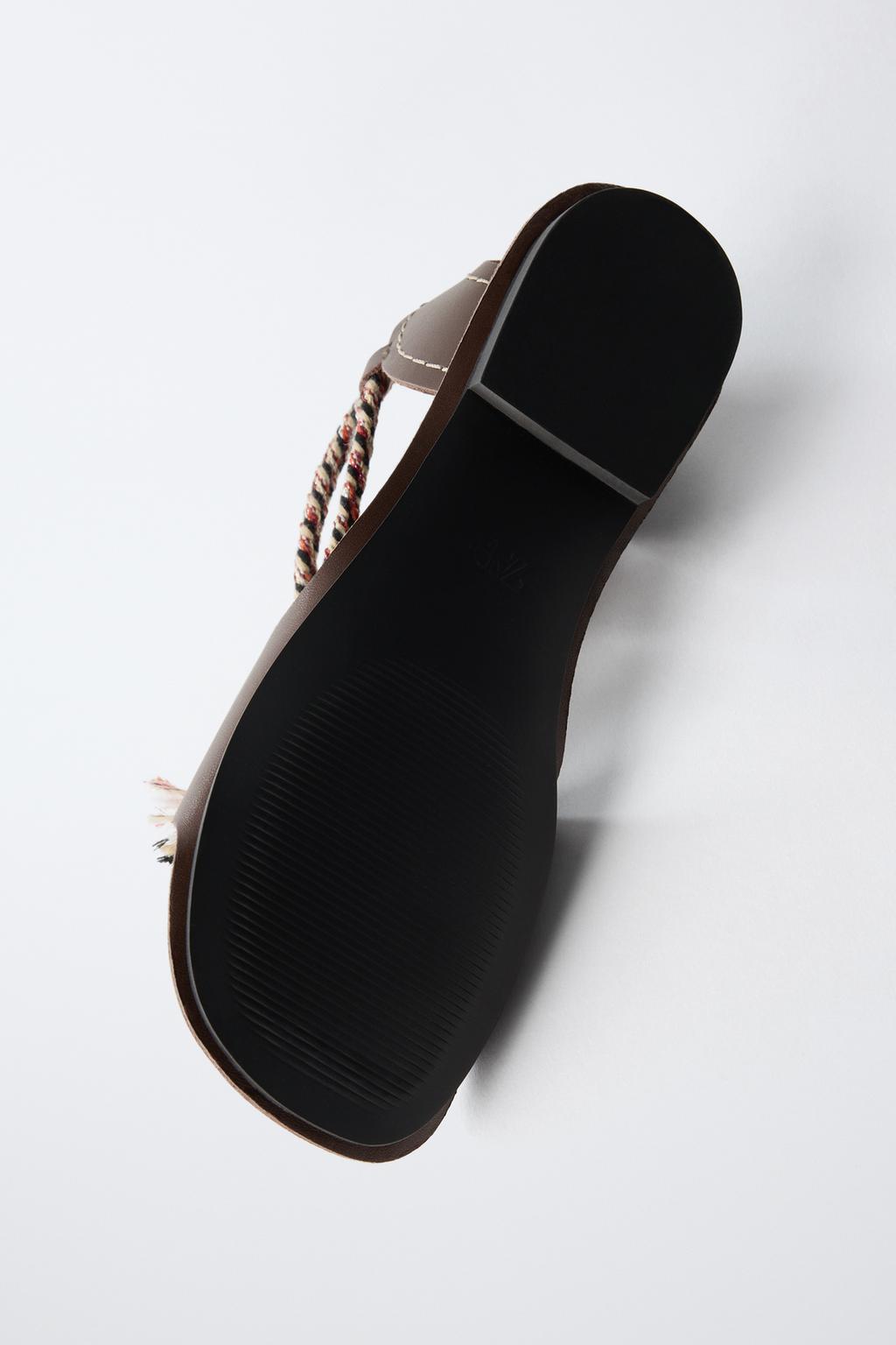 КОЖАНЫЕ САНДАЛИИ С ВЫШИВКОЙ