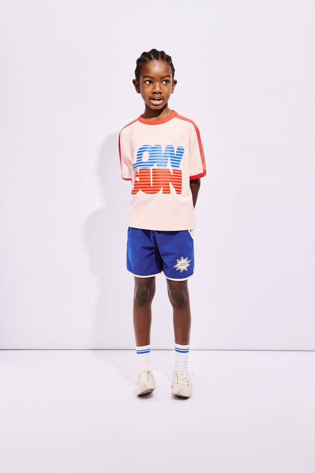 ШОРТЫ ИЗ МЯГКОЙ ТКАНИ С КОНТРАСТНЫМИ ДЕТАЛЯМИ