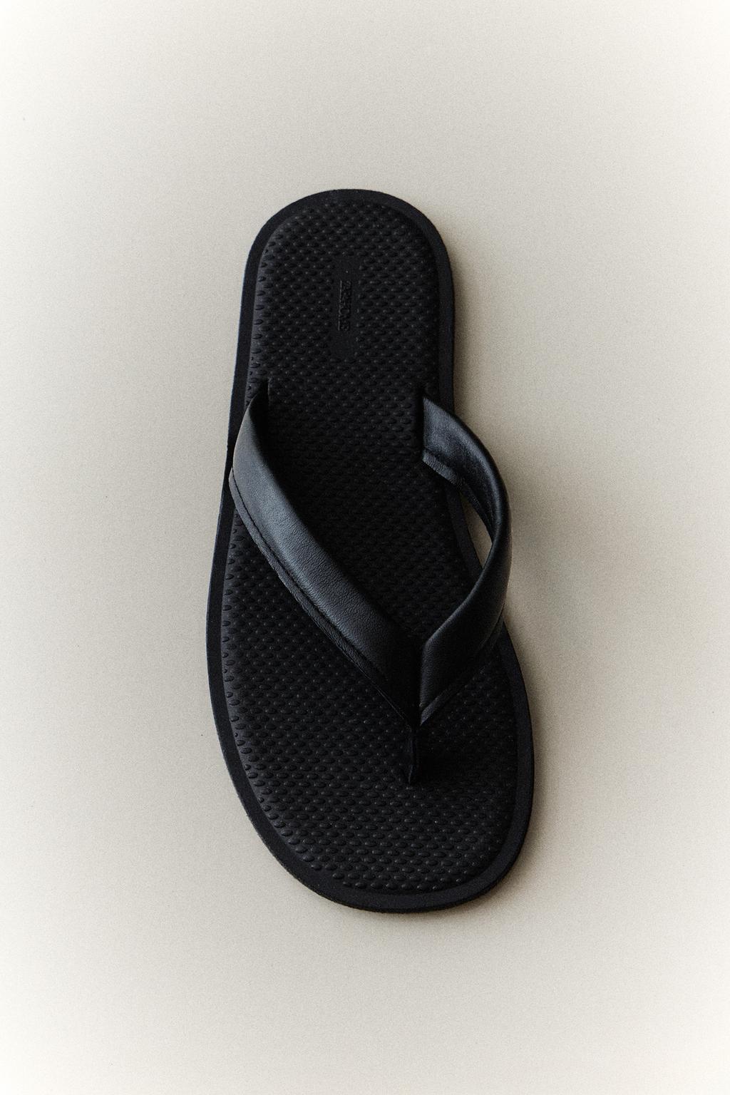 Сандалии на резиновой подошве со шнурком из кожи и межпальцевым держателем