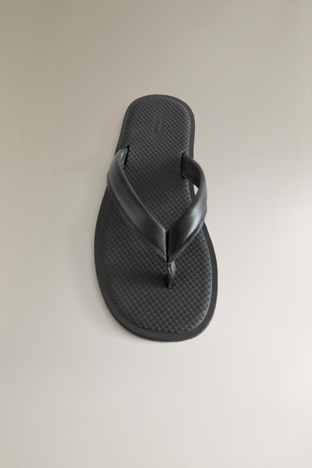 Сандалии на резиновой подошве со шнурком из кожи и межпальцевым держателем