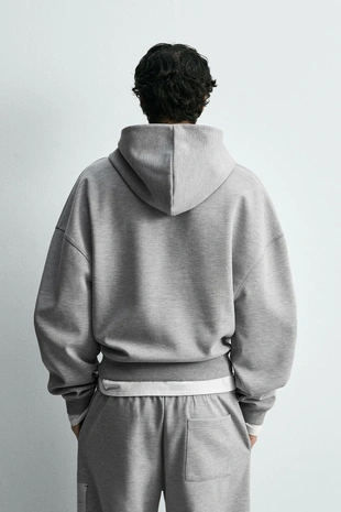 Толстовка с капюшоном и нашивкой- Заказать в России