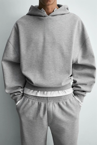 Толстовка с капюшоном и нашивкой- Заказать в России