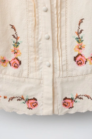 Платье с вышитым круглым воротником- Заказать в России