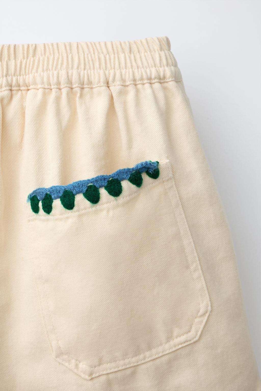 ШОРТЫ-БЕРМУДЫ С ВЫШИВКОЙ