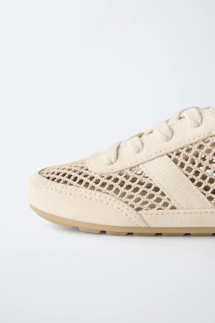 Кроссовки с сетчатыми деталями- Заказать в России