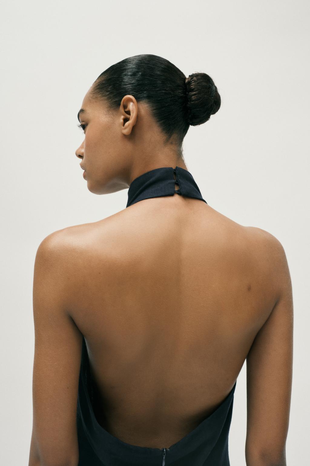 КОМБИНЕЗОН ХАЛТЕР С КОНТРАСТНОЙ СТРОЧКОЙ И ЛЬНОМ