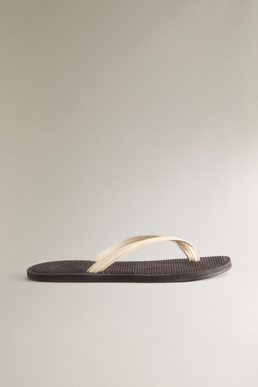 Кожаные босоножки на ремешках