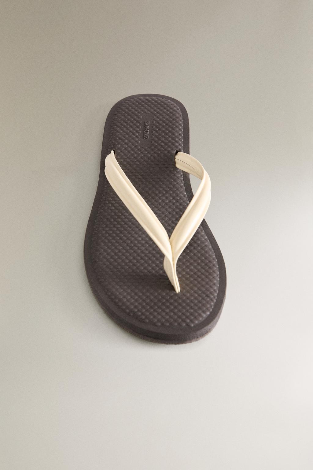 Кожаные босоножки на ремешках