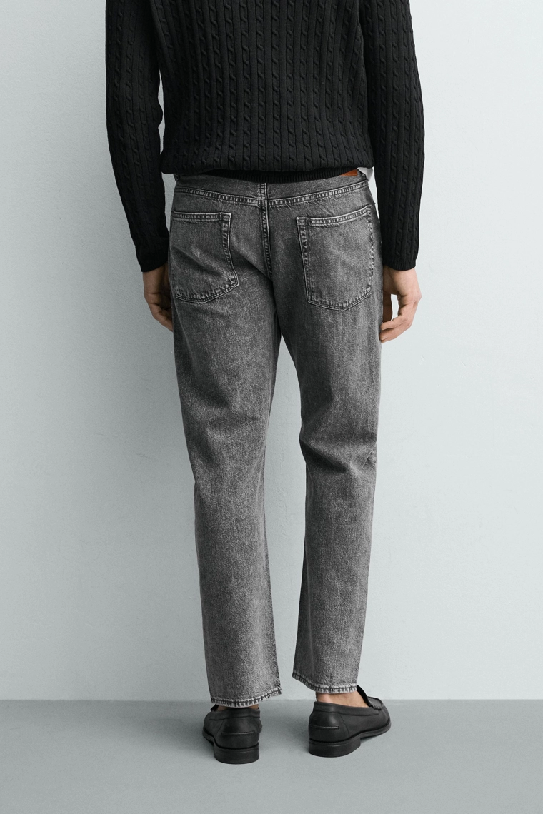 Джинсы легкого строгого кроя