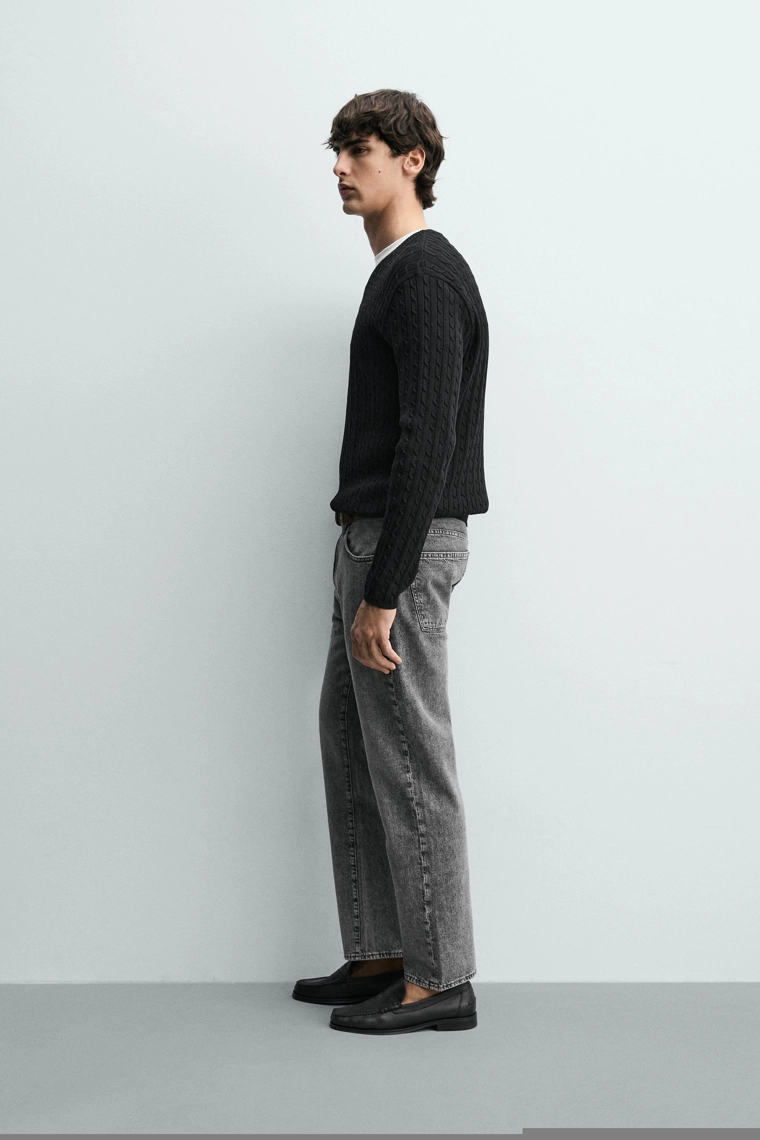 Джинсы легкого строгого кроя