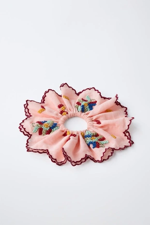 Резинка для волос с контрастными бусинами- Заказать в России