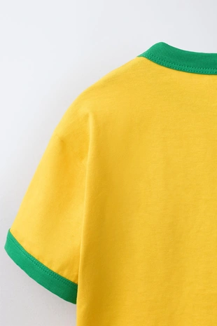 Футболка с контрастным текстом