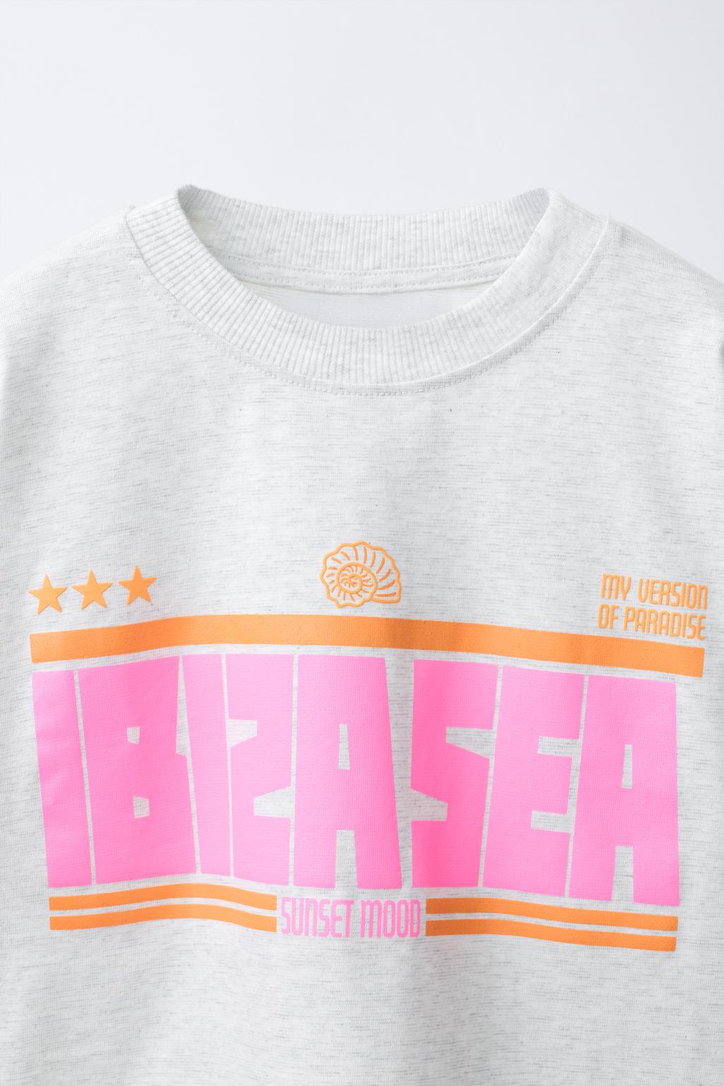 ФУТБОЛКА С НАДПИСЬЮ «ГОРОД»