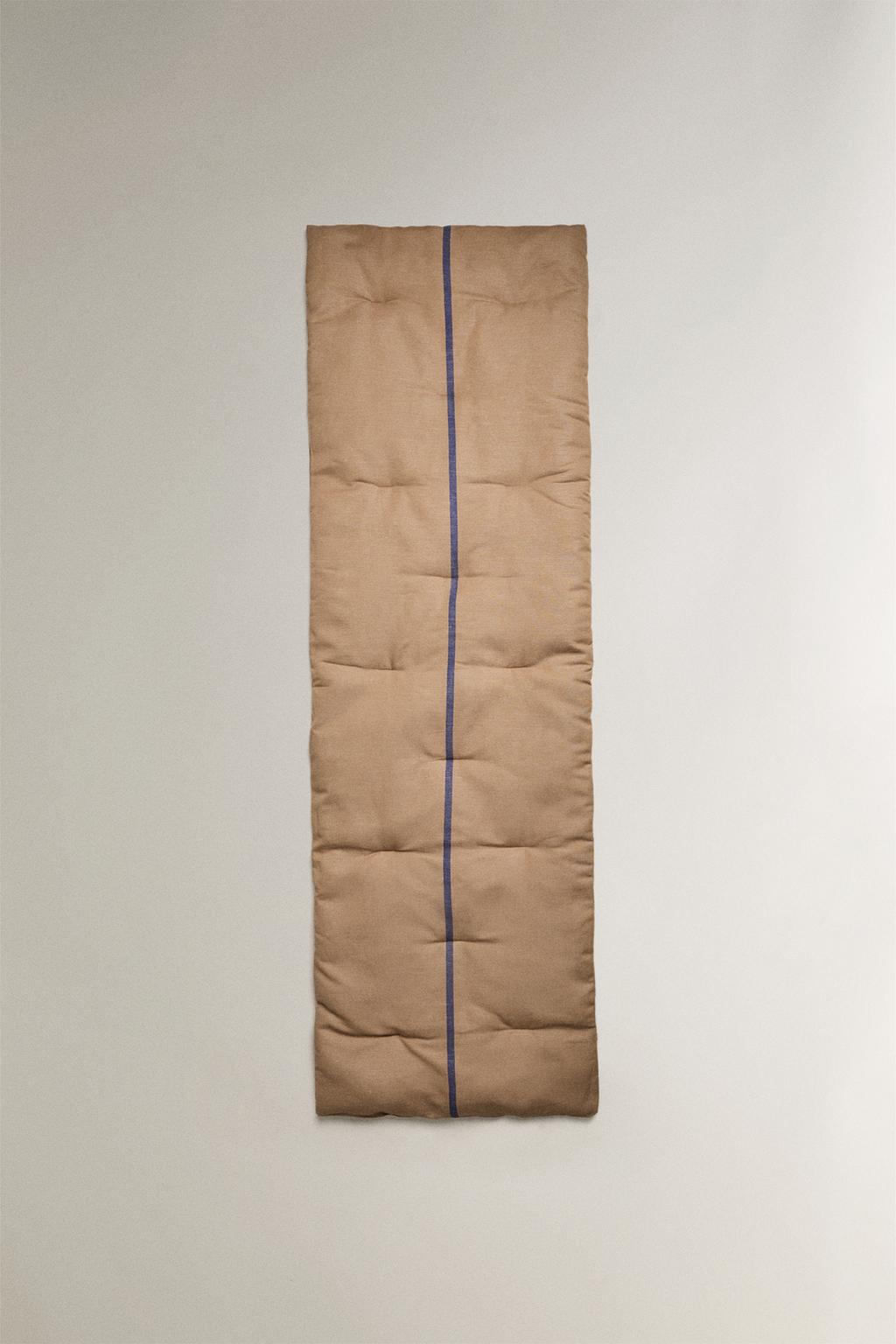 Утепленное пальто из льна и хлопка в полоску