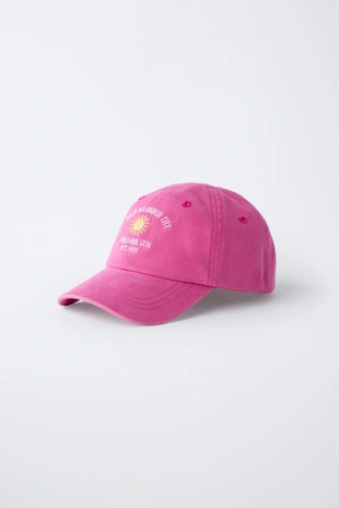 Кепка с эффектом потертости и вышивкой