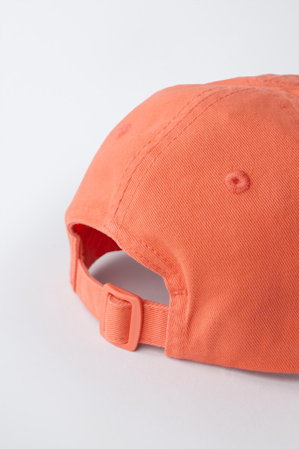 КЕПКА С ЭФФЕКТОМ ПОТЕРТОСТИ И ВЫШИВКОЙ