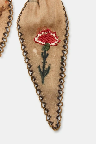 Бандана с вышивкой цветов и контрастной строчкой- Заказать в России