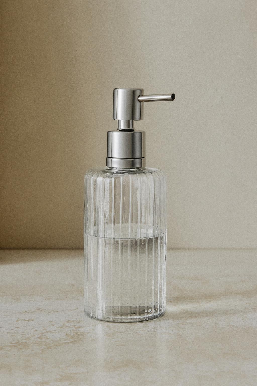 Дозатор для мыла из стекла с рельефным узором