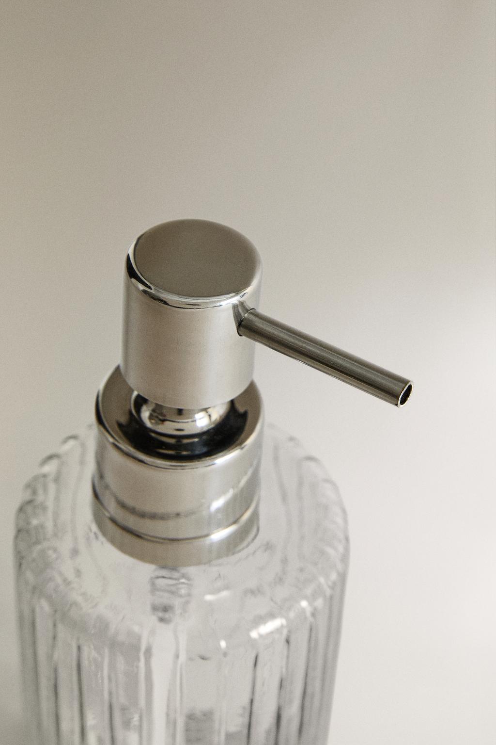 Дозатор для мыла из стекла с рельефным узором