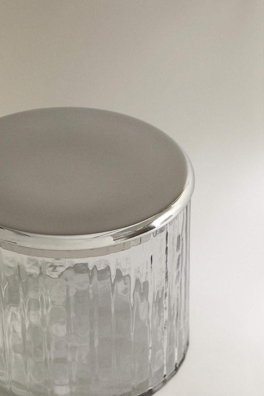 Стеклянная банка для ванной с металлической крышкой