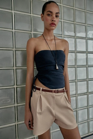 Шорты-бермуды с высокой посадкой и ремнем- Заказать в России