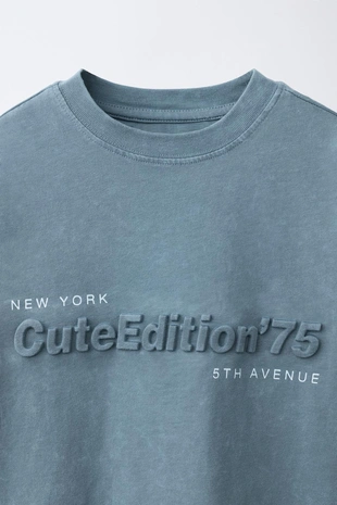 Футболка с рельефным принтом- Заказать в России