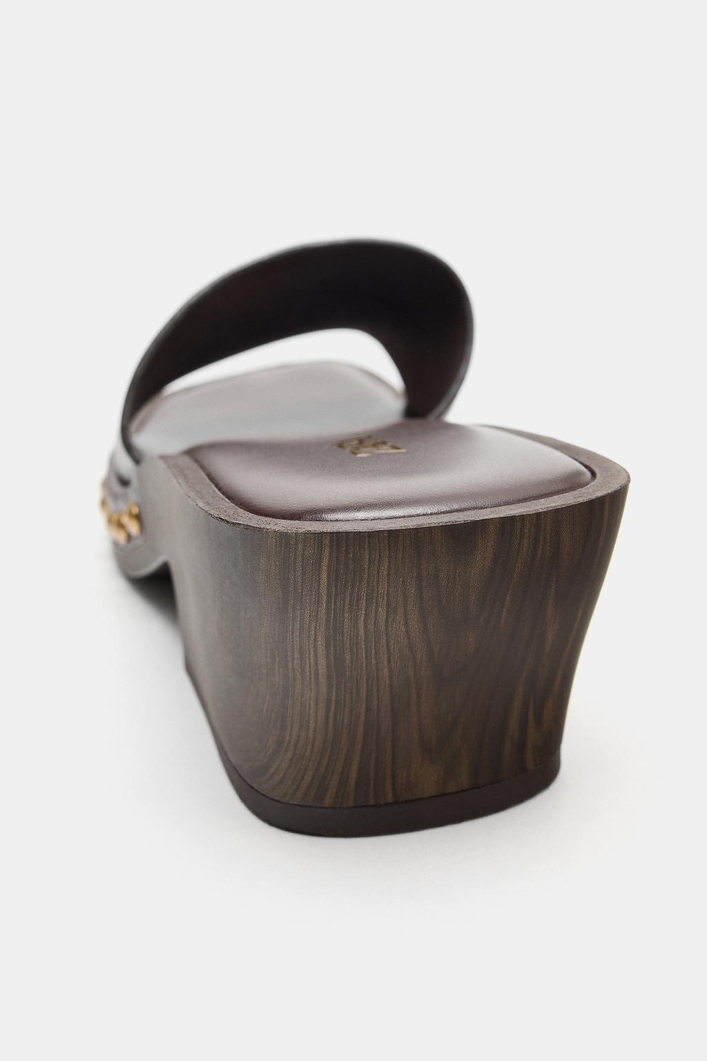 КОЖАНЫЕ САНДАЛИИ С ЗАКЛЕПКАМИ