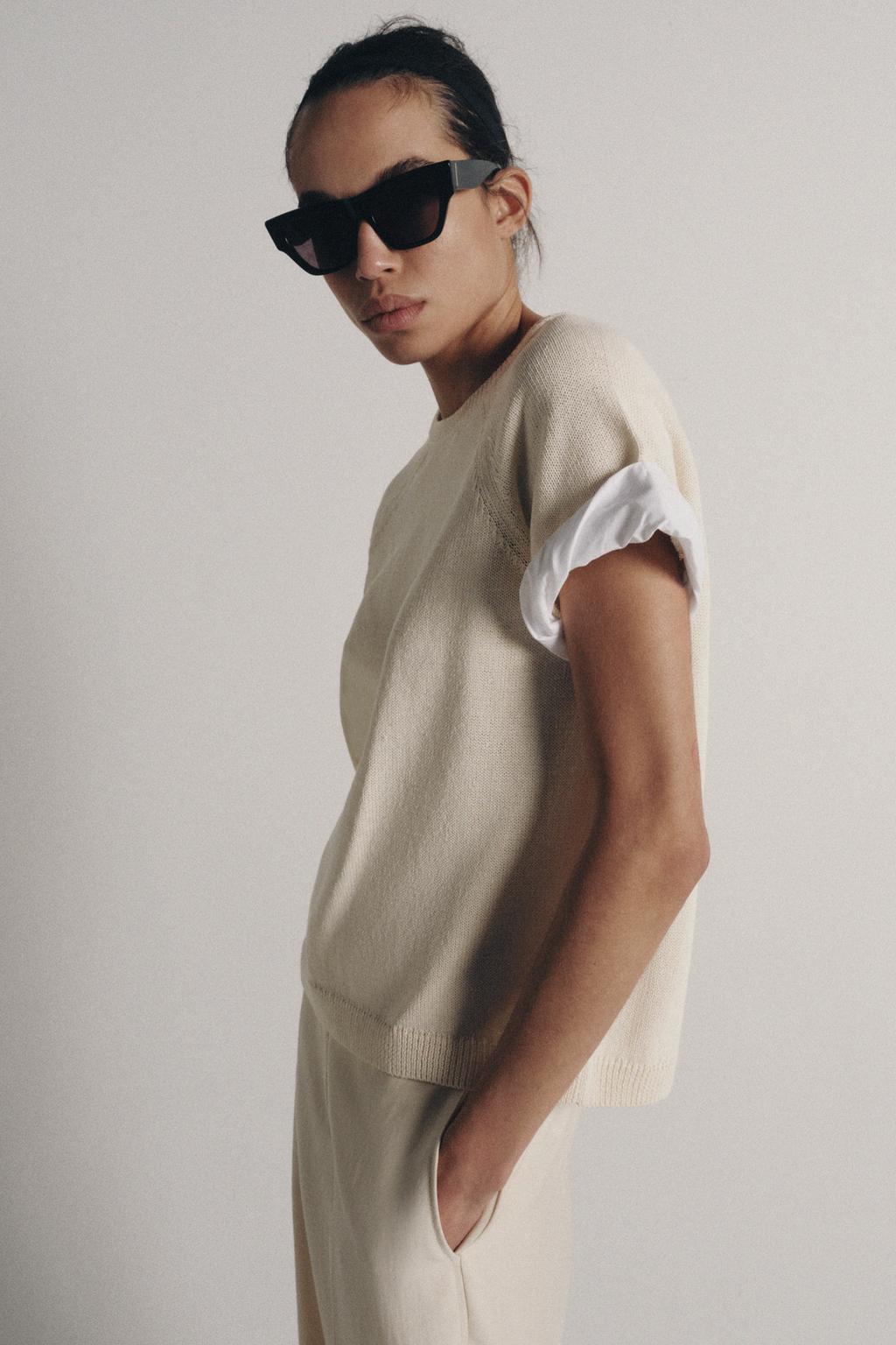 СВИТЕР С КОНТРАСТНЫМИ РУКАВАМИ