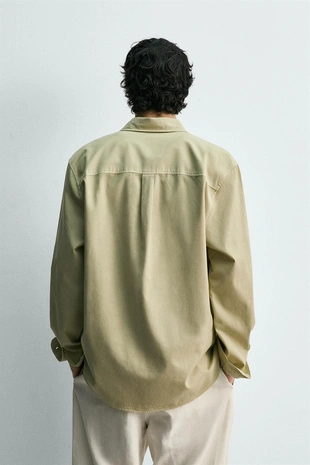 Рубашка свободного кроя с карманом- Заказать в России
