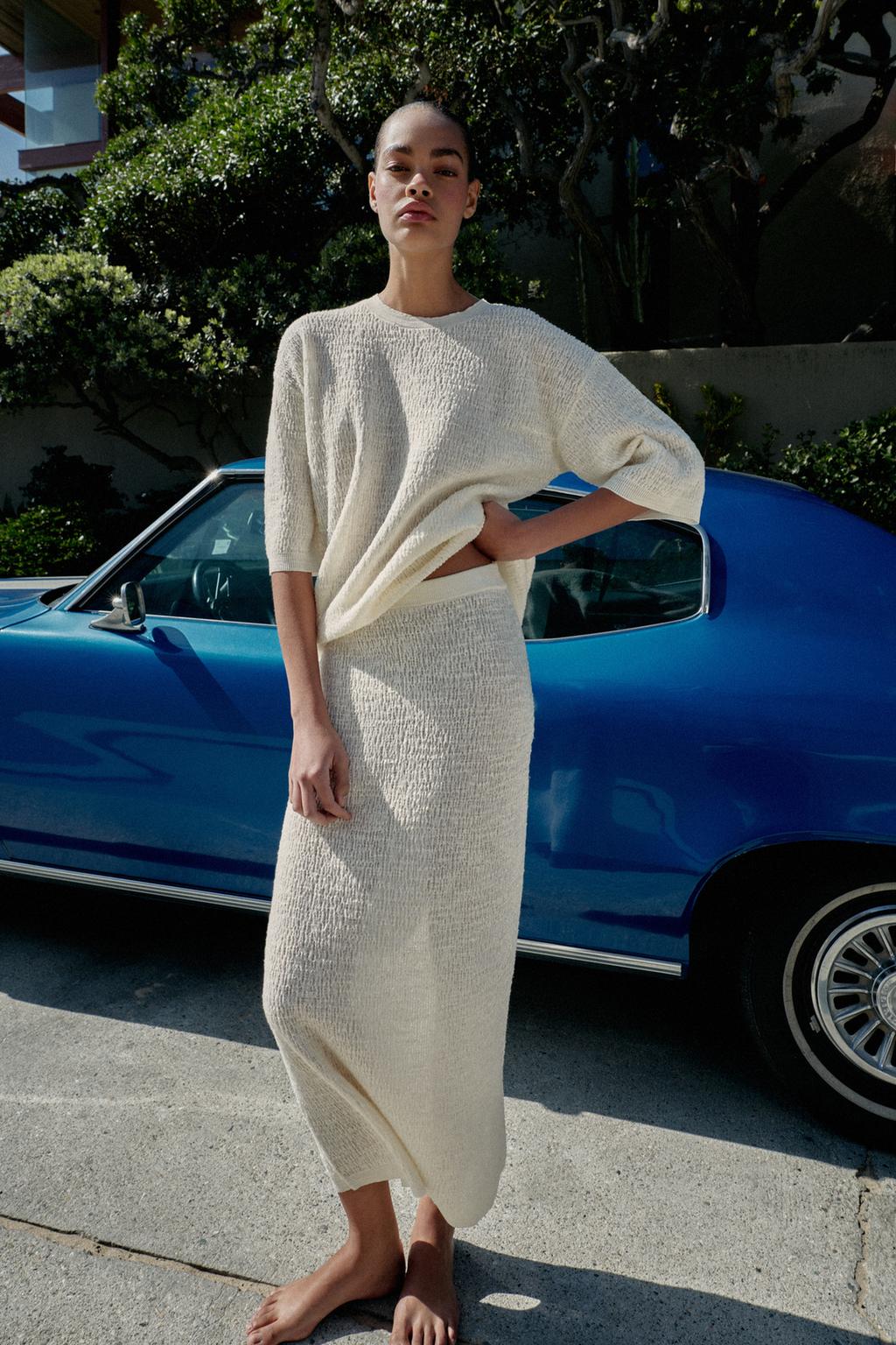 ПРЯМАЯ ЮБКА ИЗ СТРУКТУРНОГО ТРИКОТАЖА