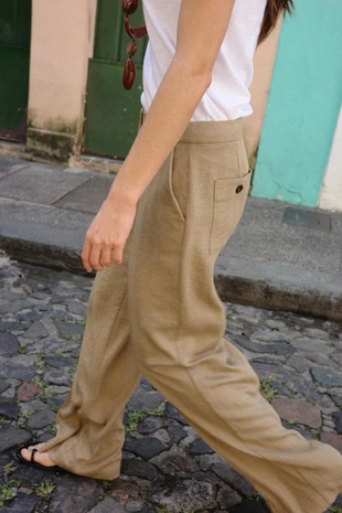 Прямые брюки с декоративной строчкой