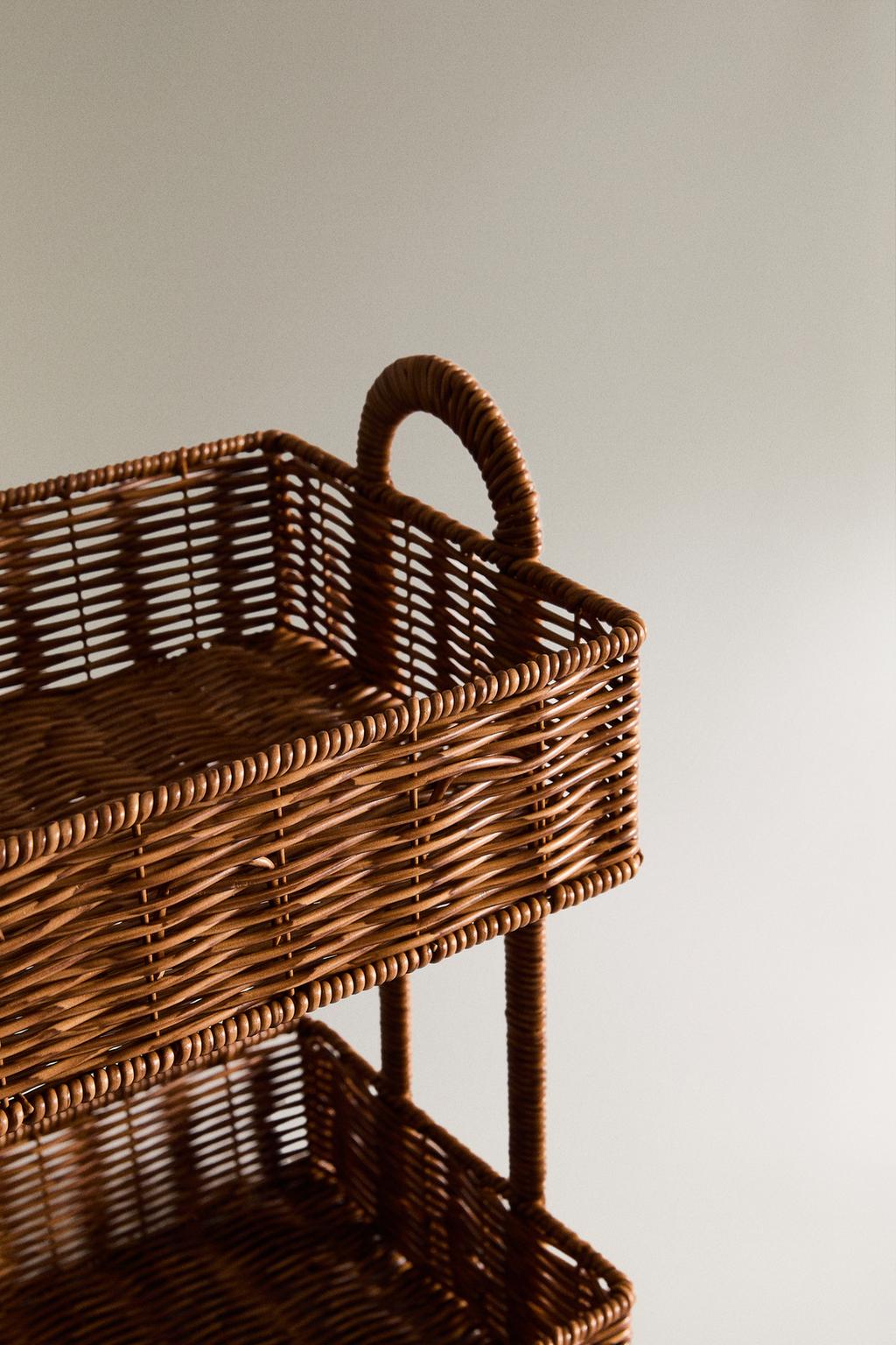 Пластиковая стеллажная полка