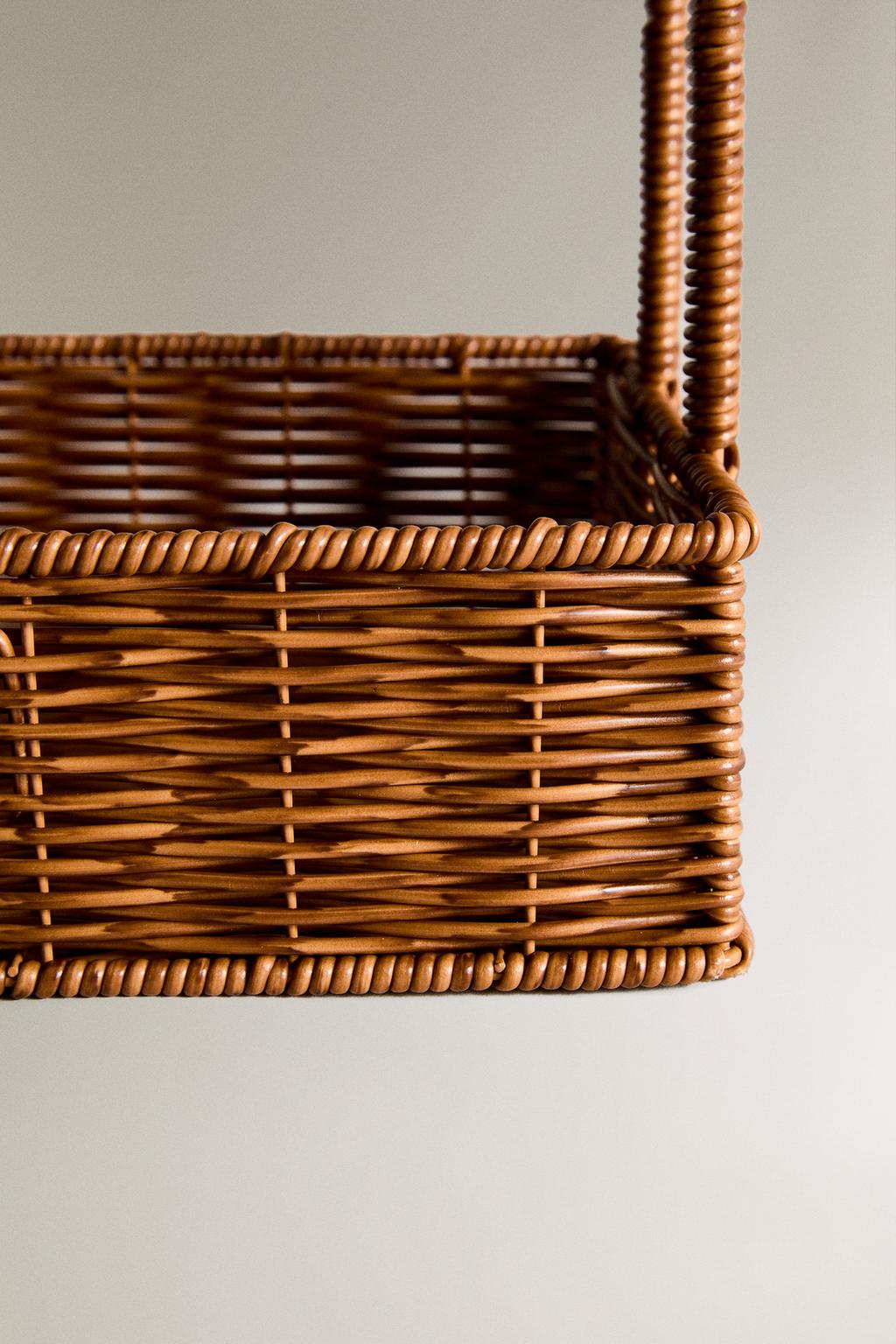 Пластиковая стеллажная полка