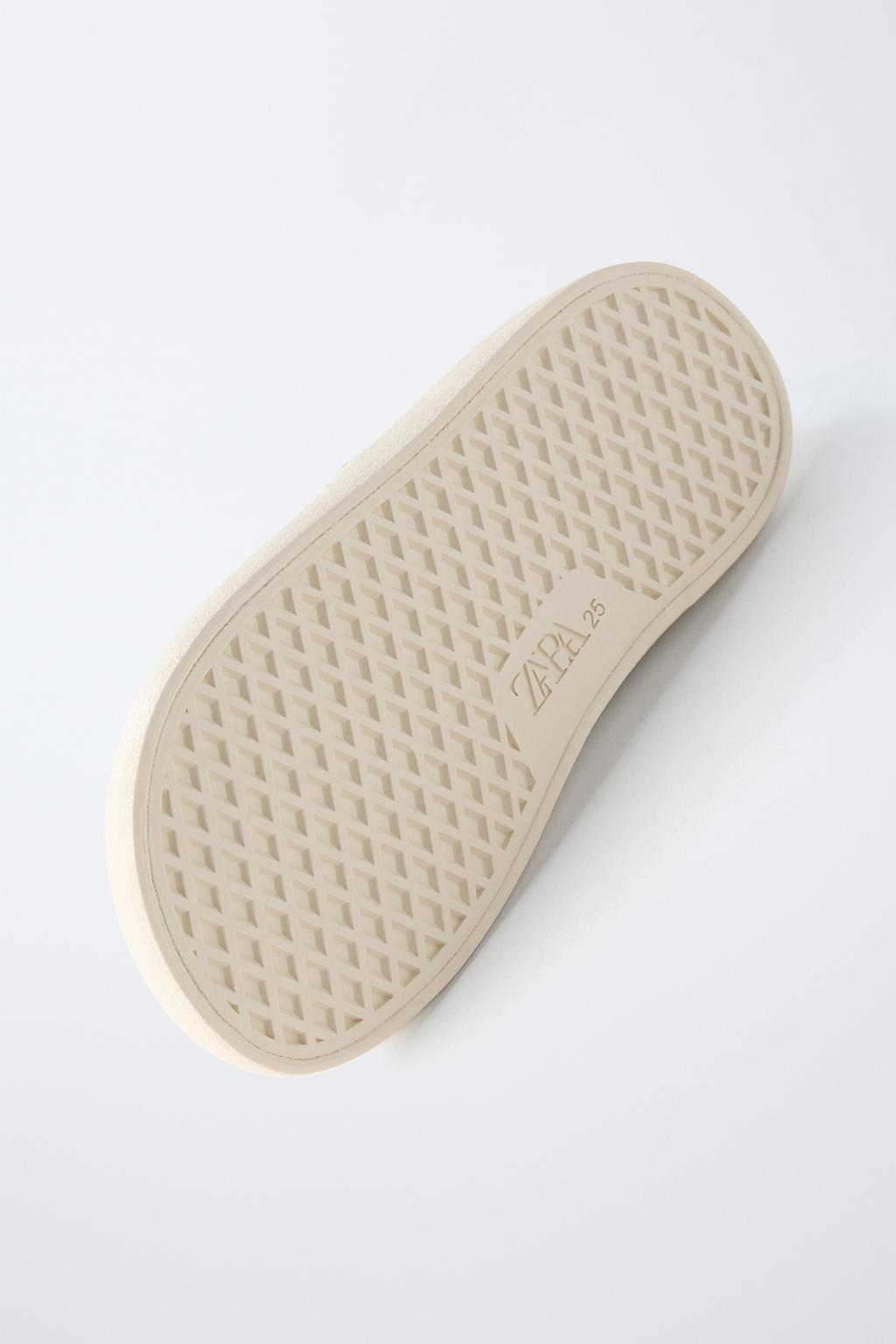 КЕДЫ С ЦВЕТОЧНЫМ ПРИНТОМ