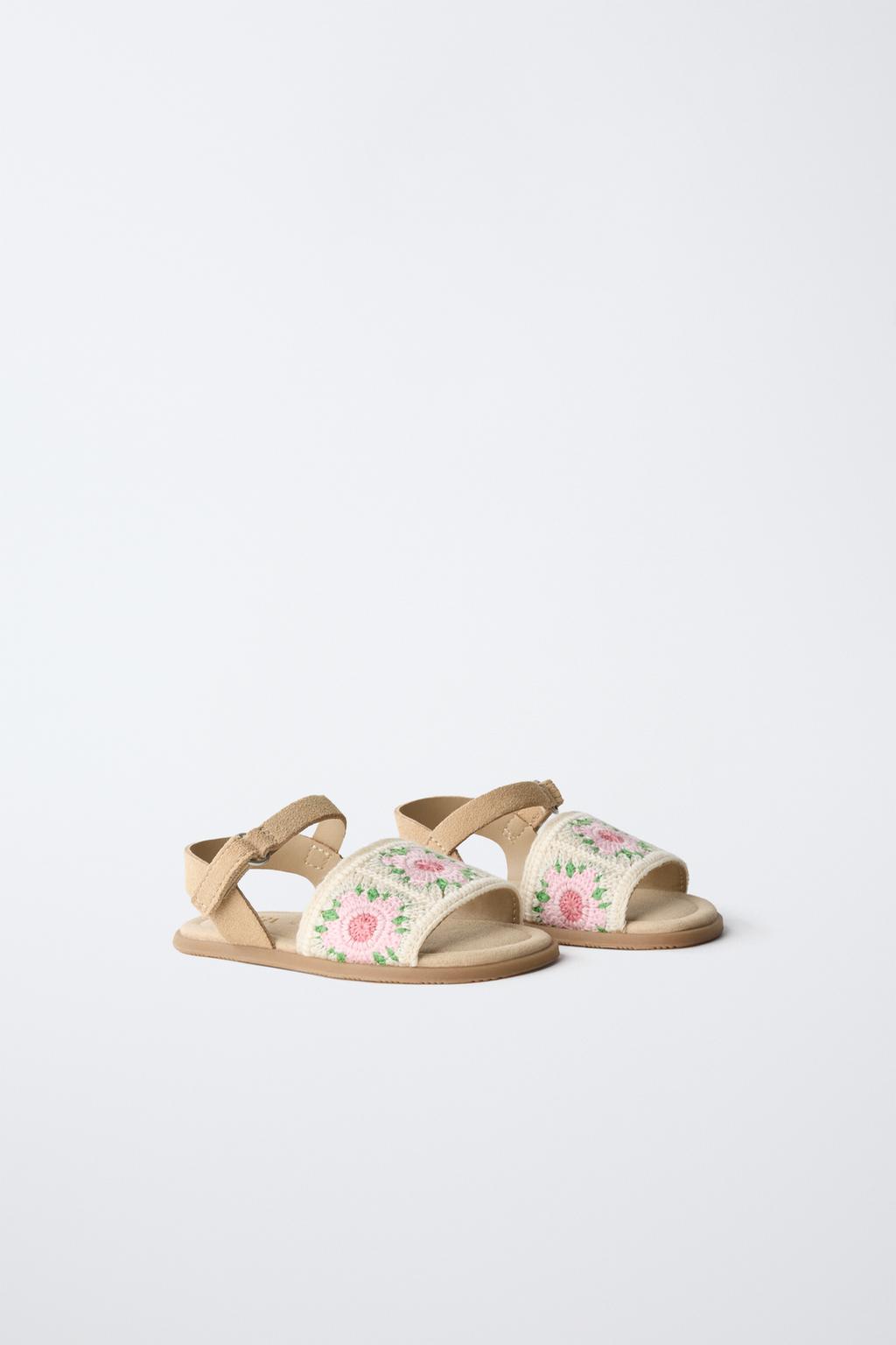 Сандалии с крючком и без каблука