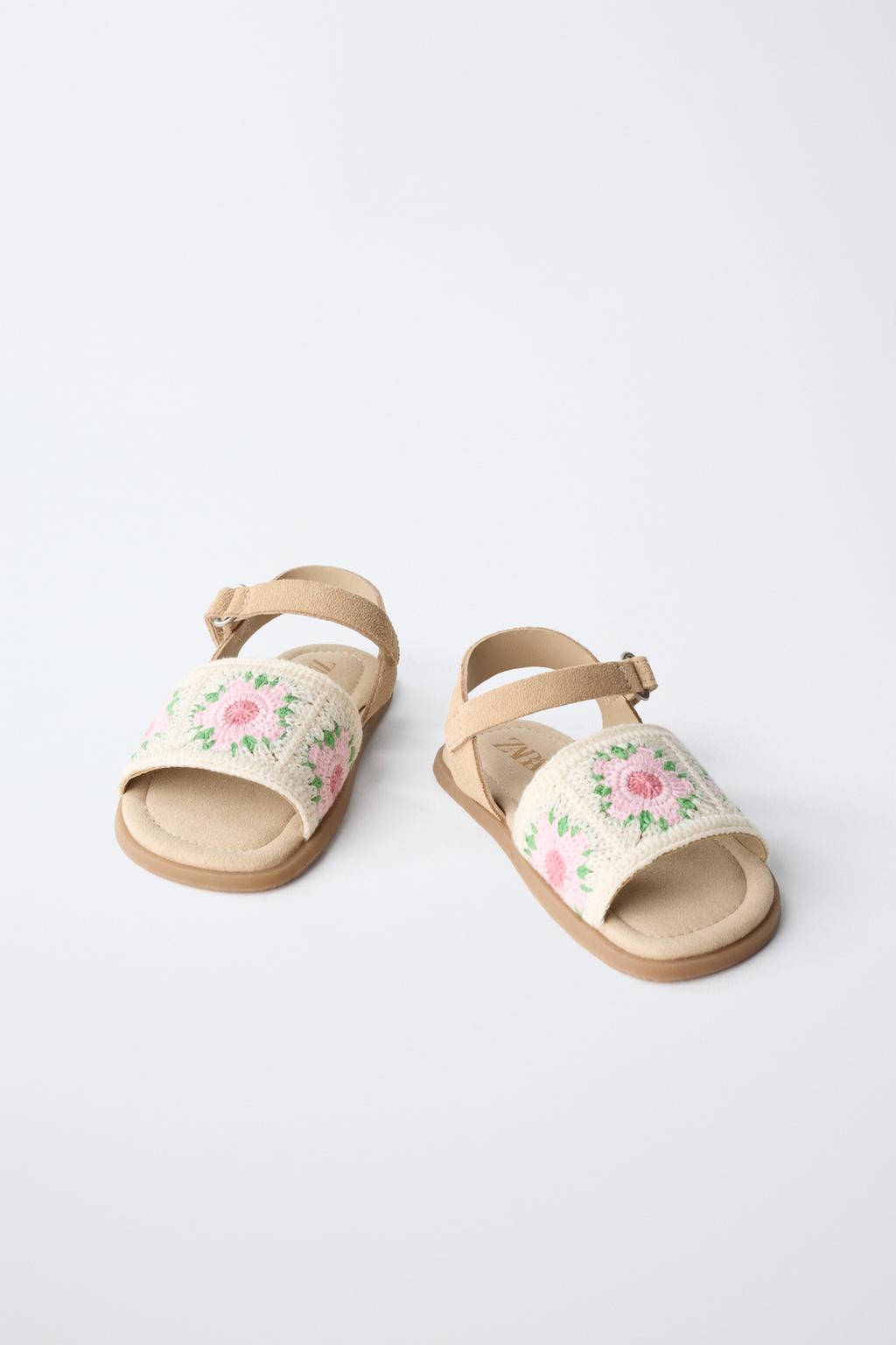 Сандалии с крючком и без каблука