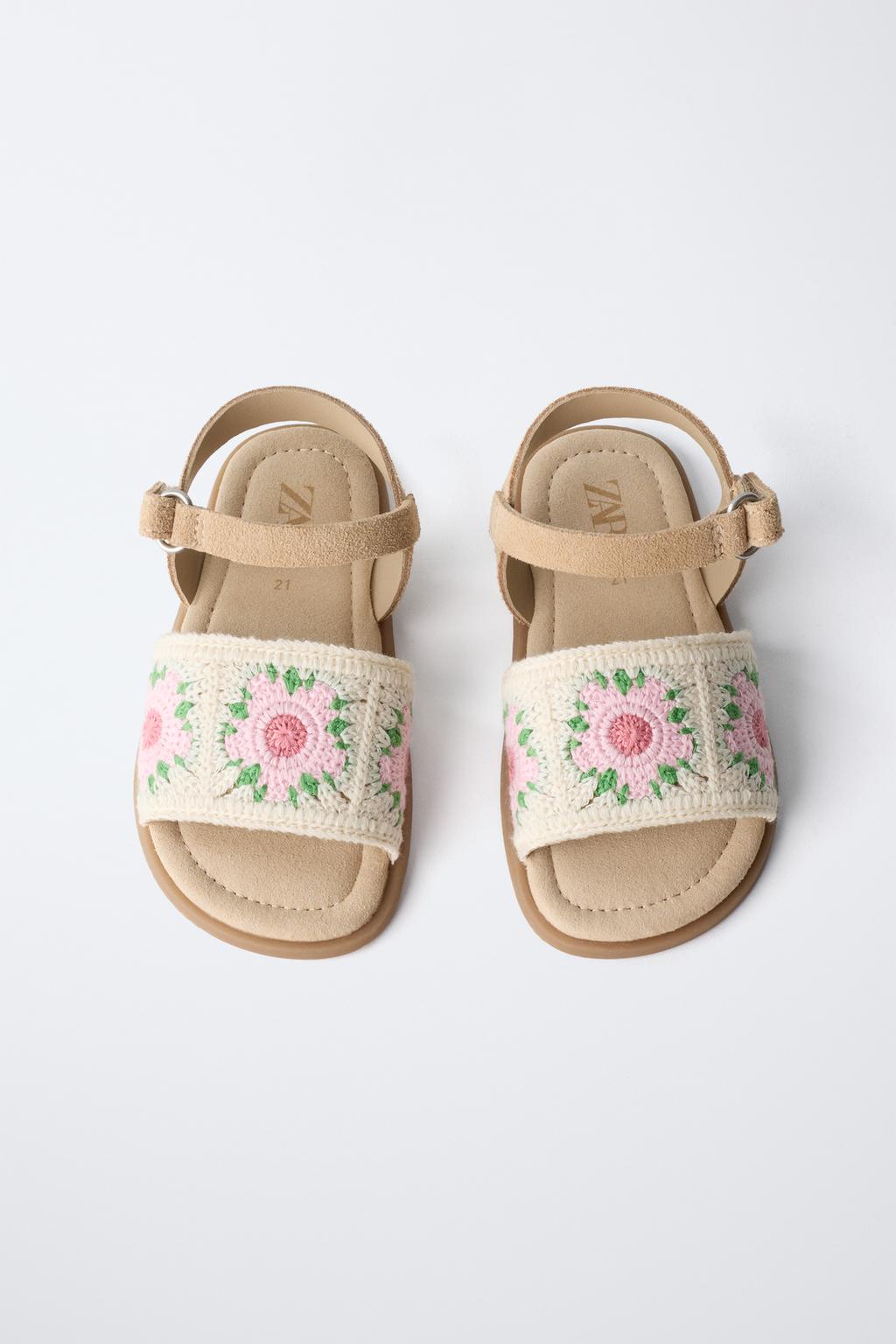 Сандалии с крючком и без каблука