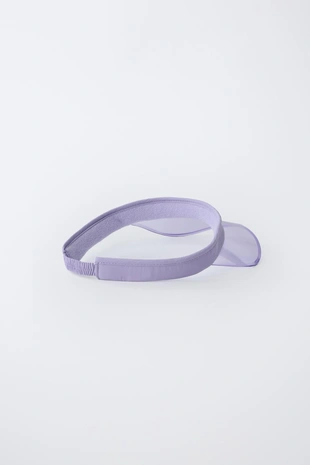 Кепка с козырьком